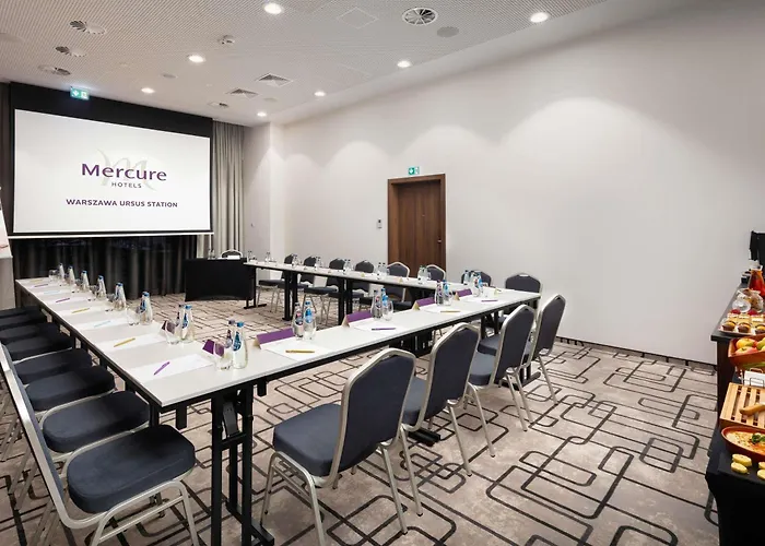 Hotel Mercure Ursus Station 4*