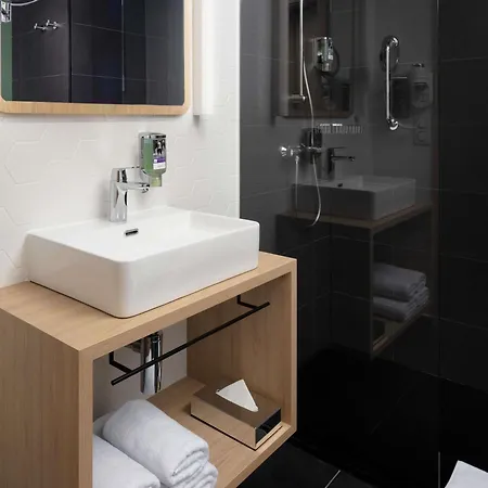 Mercure Ursus Station 4*