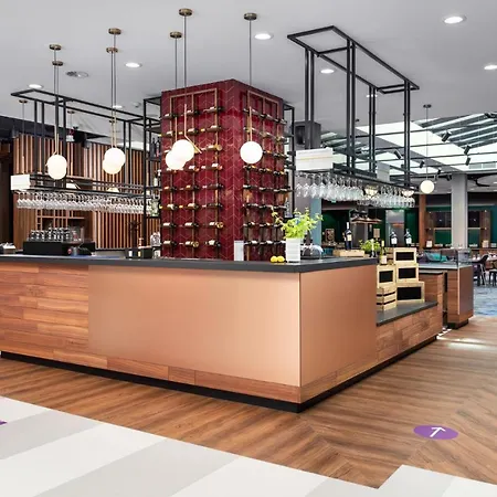 Mercure Ursus Station 4*