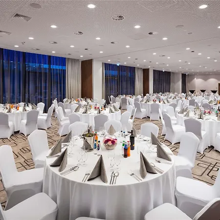 Mercure Ursus Station 4*
