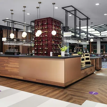 ホテル Mercure Ursus Station 4*